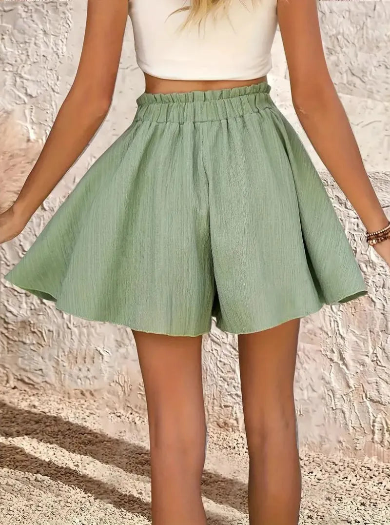 Fließende High-Waist Shorts mit Textur
