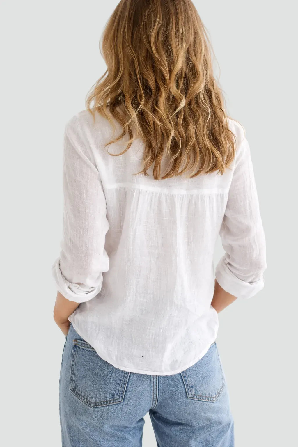 Women's Blouse with Button Closure and Linen Fabric