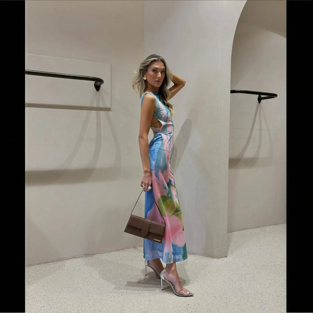 Figurbetontes Kleid mit floralem Muster