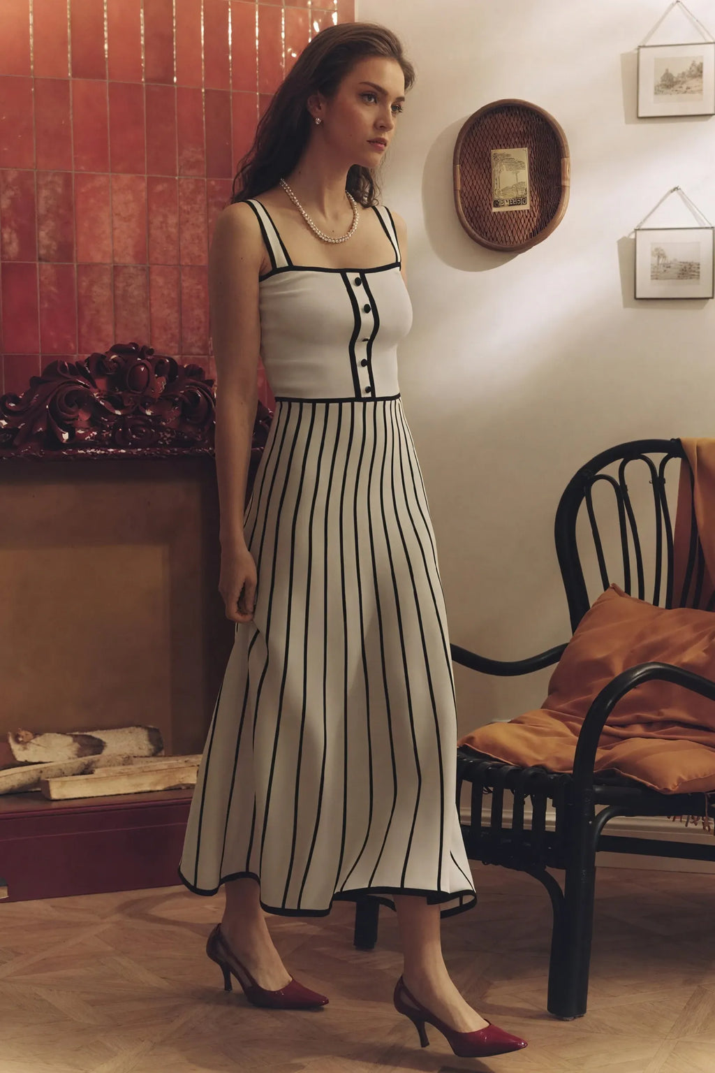 Gestreiftes Midikleid mit Knopfleiste