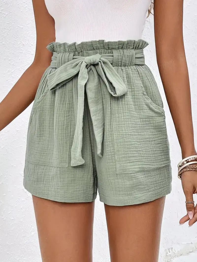 Taillenhohe Shorts mit Bindegürtel