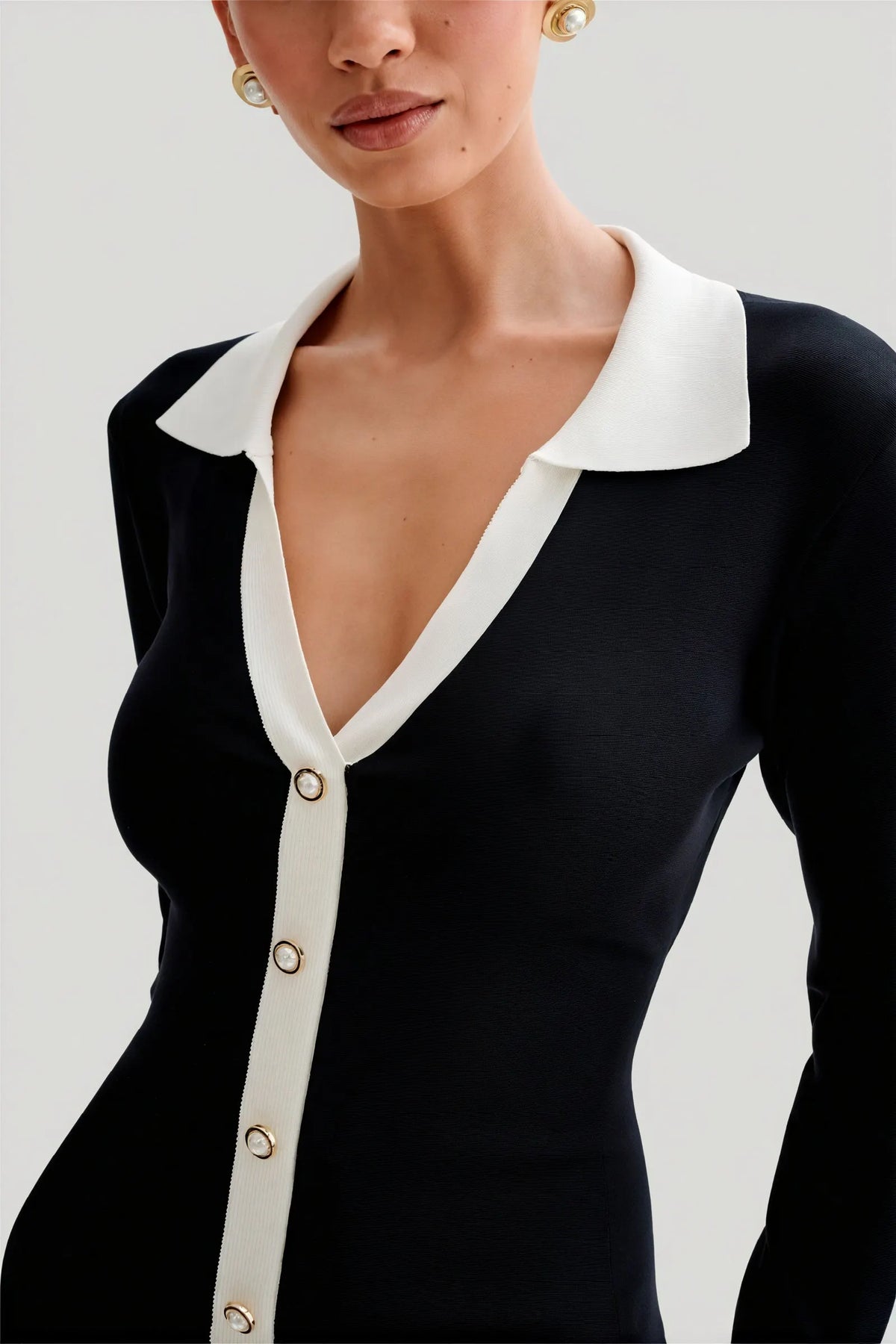 Elegantes Kleid mit RÃ¼schensaum