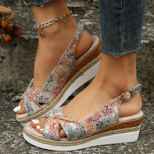 - Orthopädische Sandalen in verschiedenen Farben