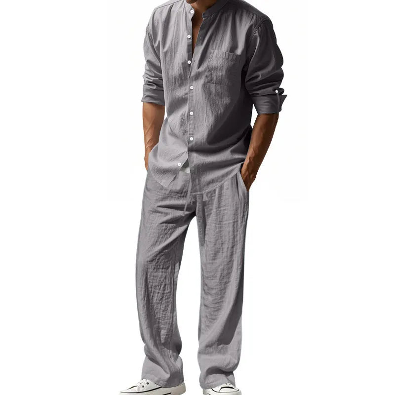 Herren entspannendes Leinen-Outfit im lässigen Design mit durchgehender Knopfleiste und praktischen Taschen