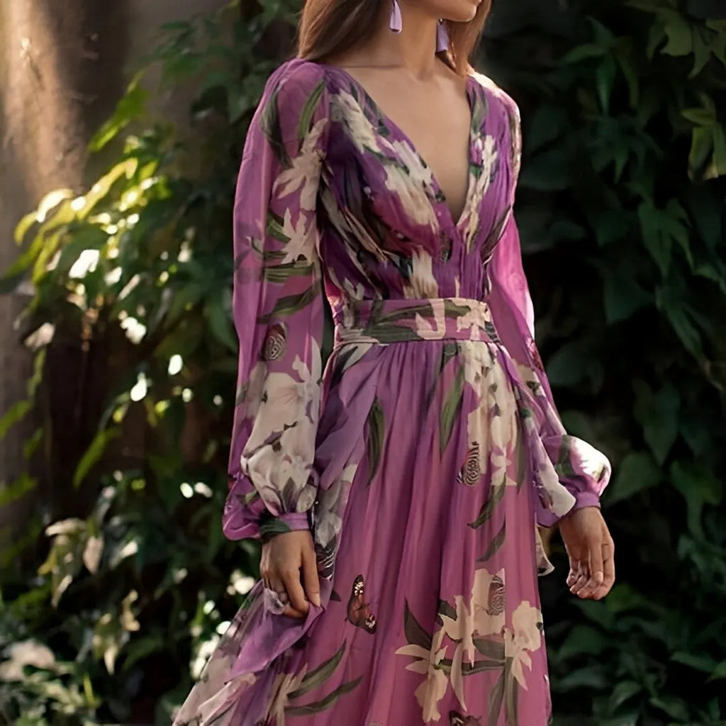 Fließendes Kleid mit floralem Muster und eleganter Silhouette