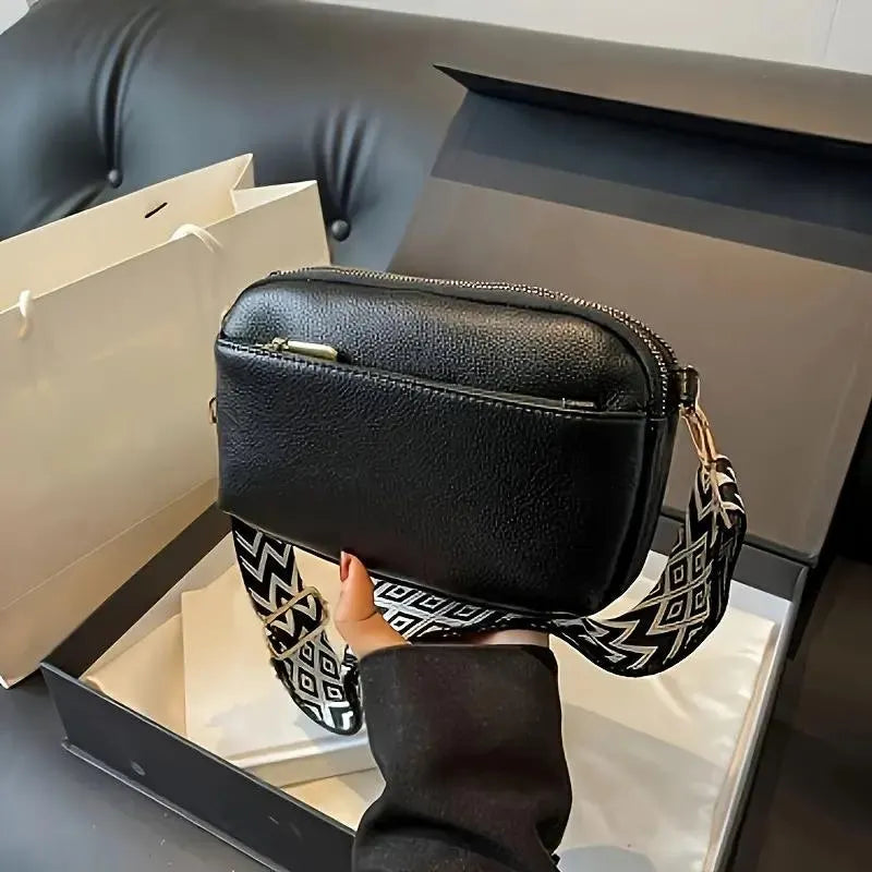 Moderne Crossbody Handtasche mit Musterriemen