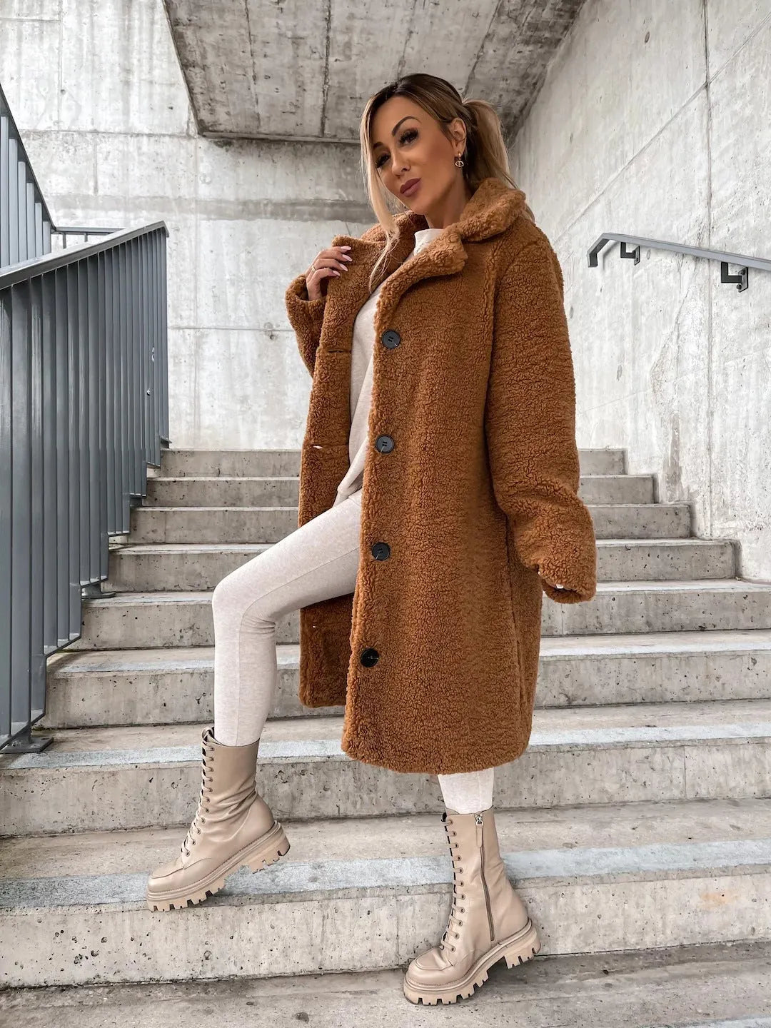 Ivy | lang kunstpelsfrakke med revers