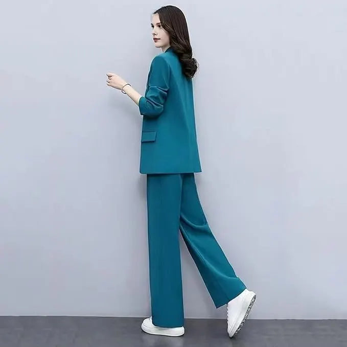 Eleganter Hosenanzug mit tailliertem Blazer