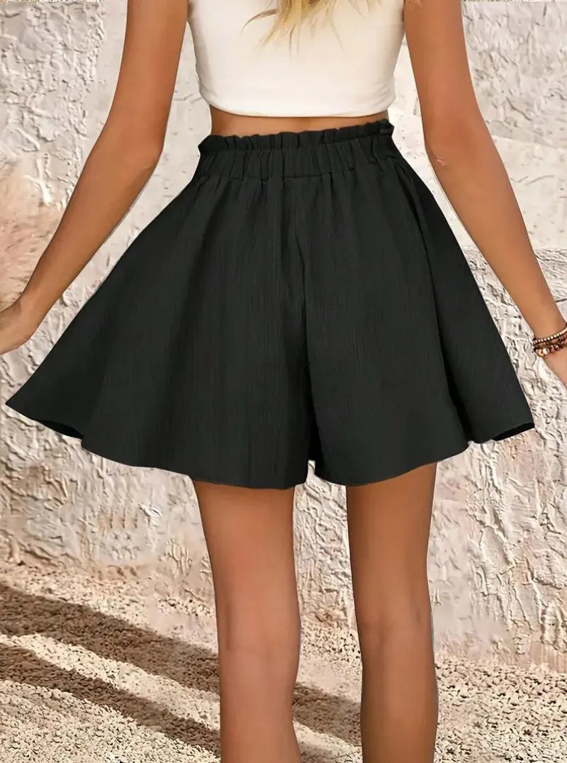 Fließende High-Waist Shorts mit Textur