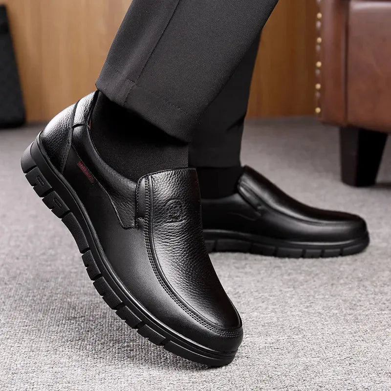 - Herren-Freizeitschuhe aus echtem Leder