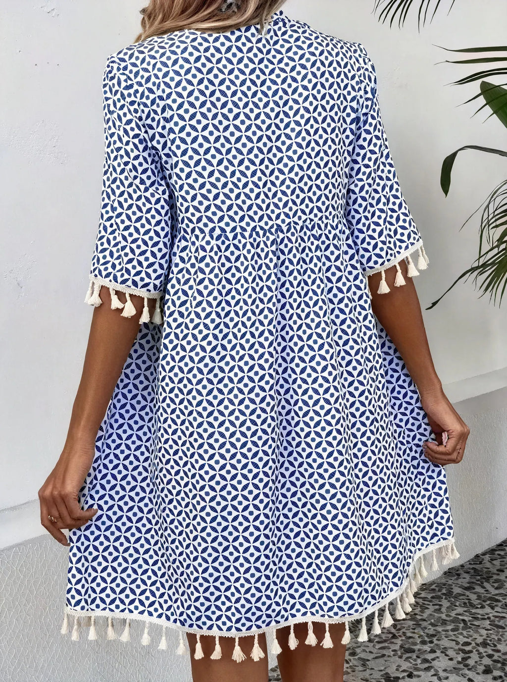 Sommerkleid Geometrisch – Blau-Weiß mit Quasten