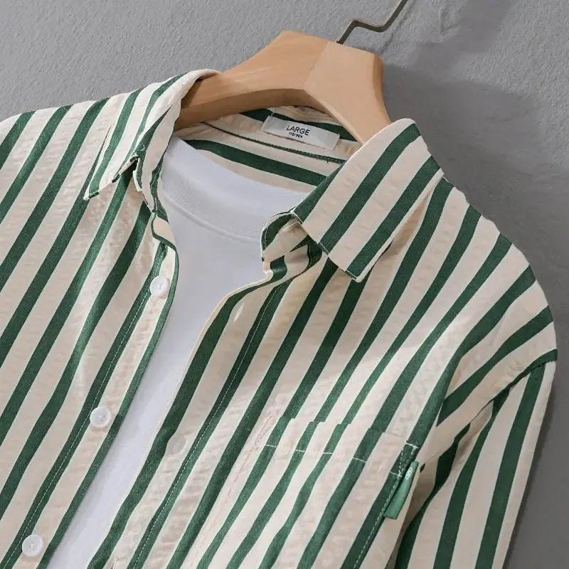 Gestreiftes Lässiges Button-Down-Hemd
