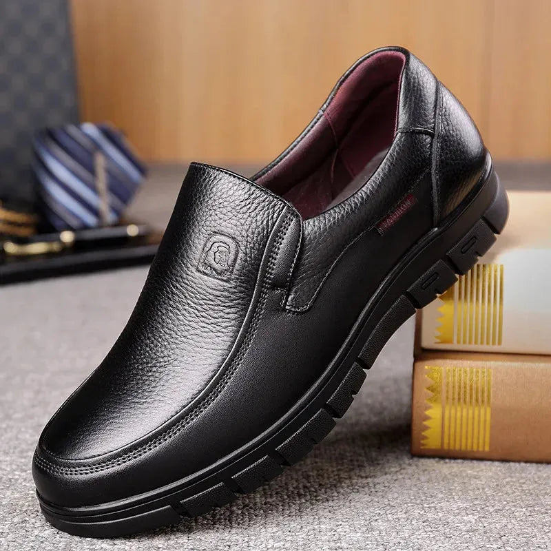 - Herren-Freizeitschuhe aus echtem Leder