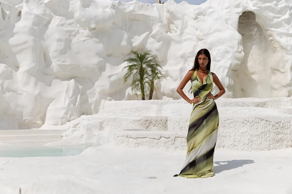 Maxi Kleid – Drapierter Ausschnitt, Tie-Dye