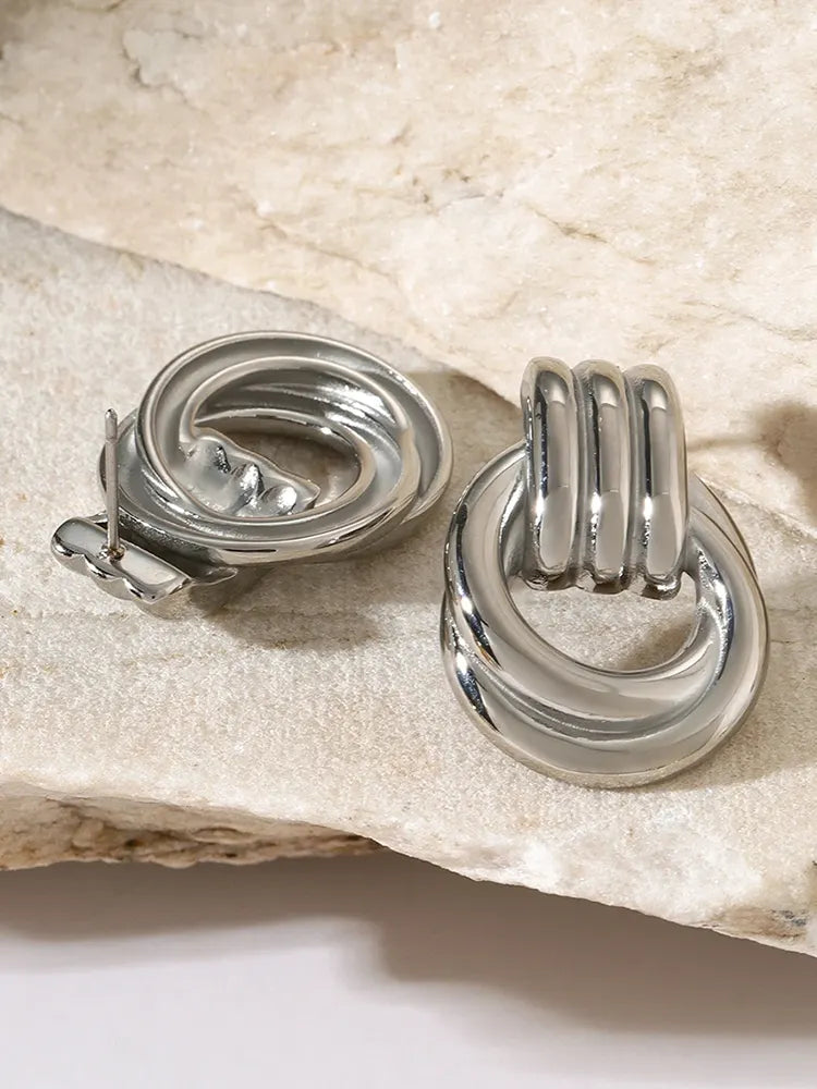 JINTEL | Gedraaide Statement Oorbellen Voor Dames In Zilver – Elegant, Modern, Lichtgewicht
