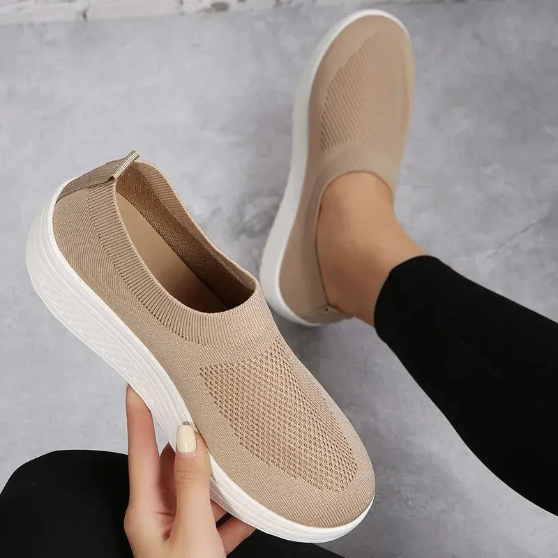 ELARA | Orthopedische Dames Slip-On Sneakers Met Luchtige Demping â€“ Licht, Steunend & Modern!