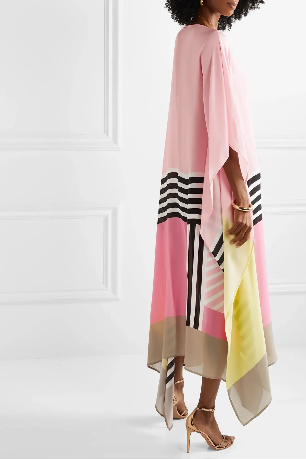Fließendes Kleid mit Farbblock-Design