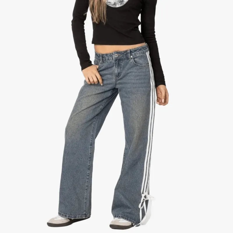 Weite Jeans mit sportlichem Flair