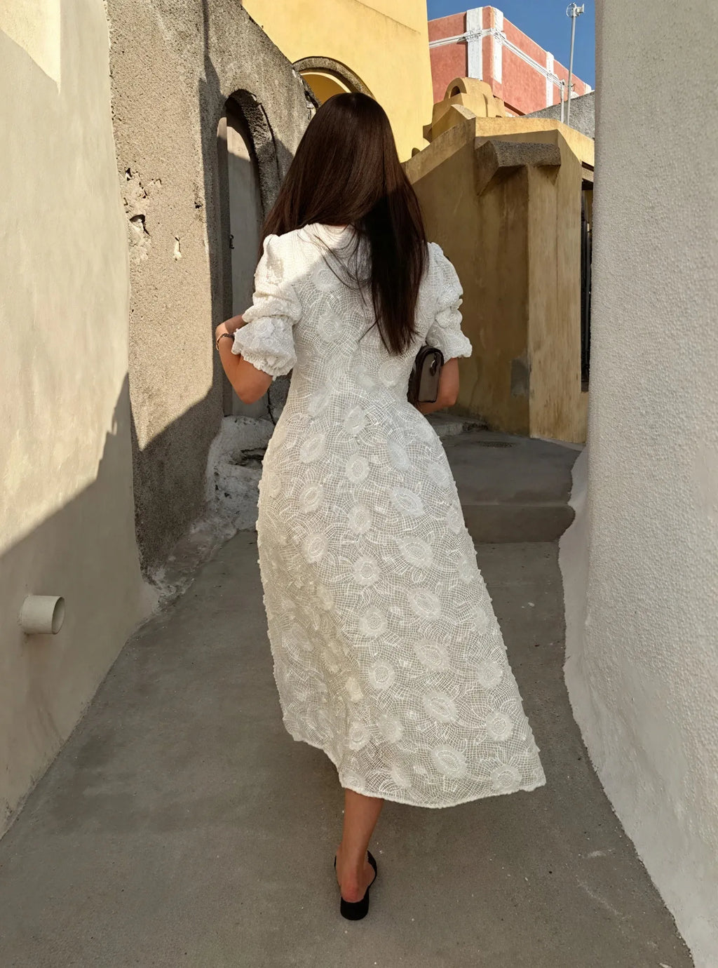 Weißes Besticktes Midi-Kleid – Knopfleiste, Kurze Ärmel