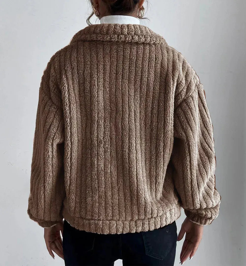 MAEVA | Korte Dames Teddyjas Met Borstzakken – Warm, Modieus & Perfect Voor Winterse Looks