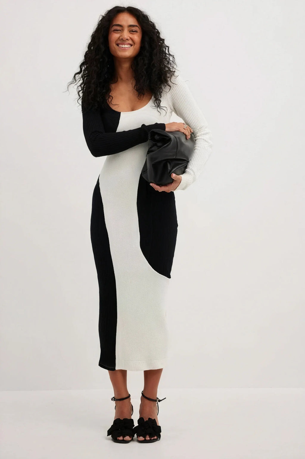 Asymmetrisches Strick-Midikleid