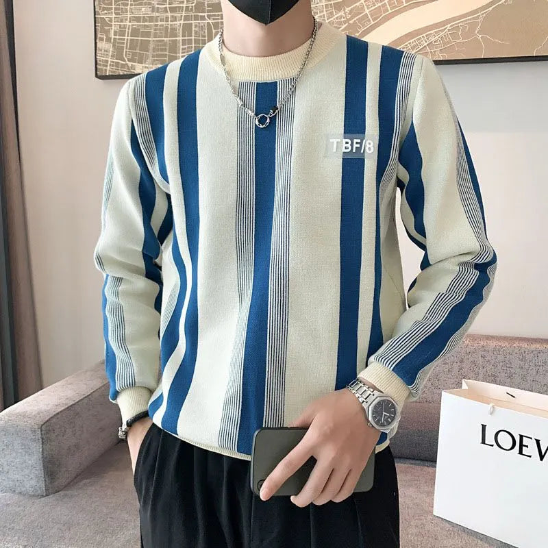 lassiger weicher wachsartiger vertikal gestreifter Strickpullover