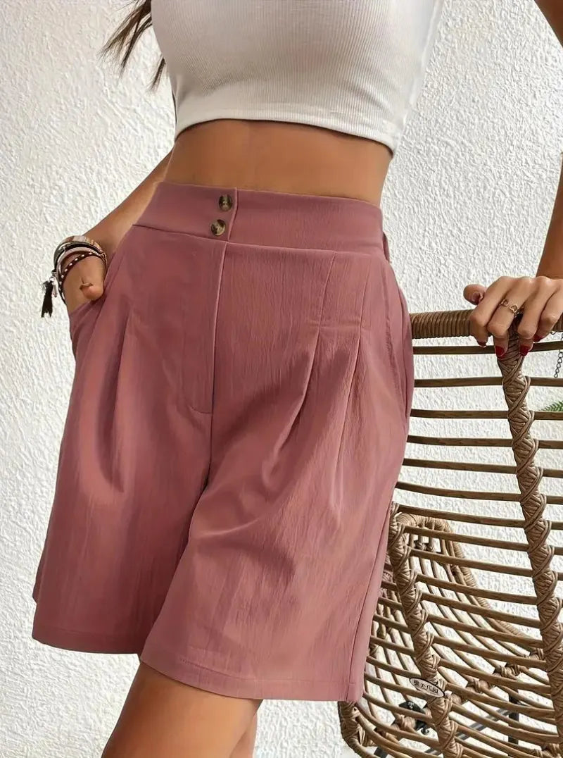 High-Waist Shorts – Bundfalten & Taschen