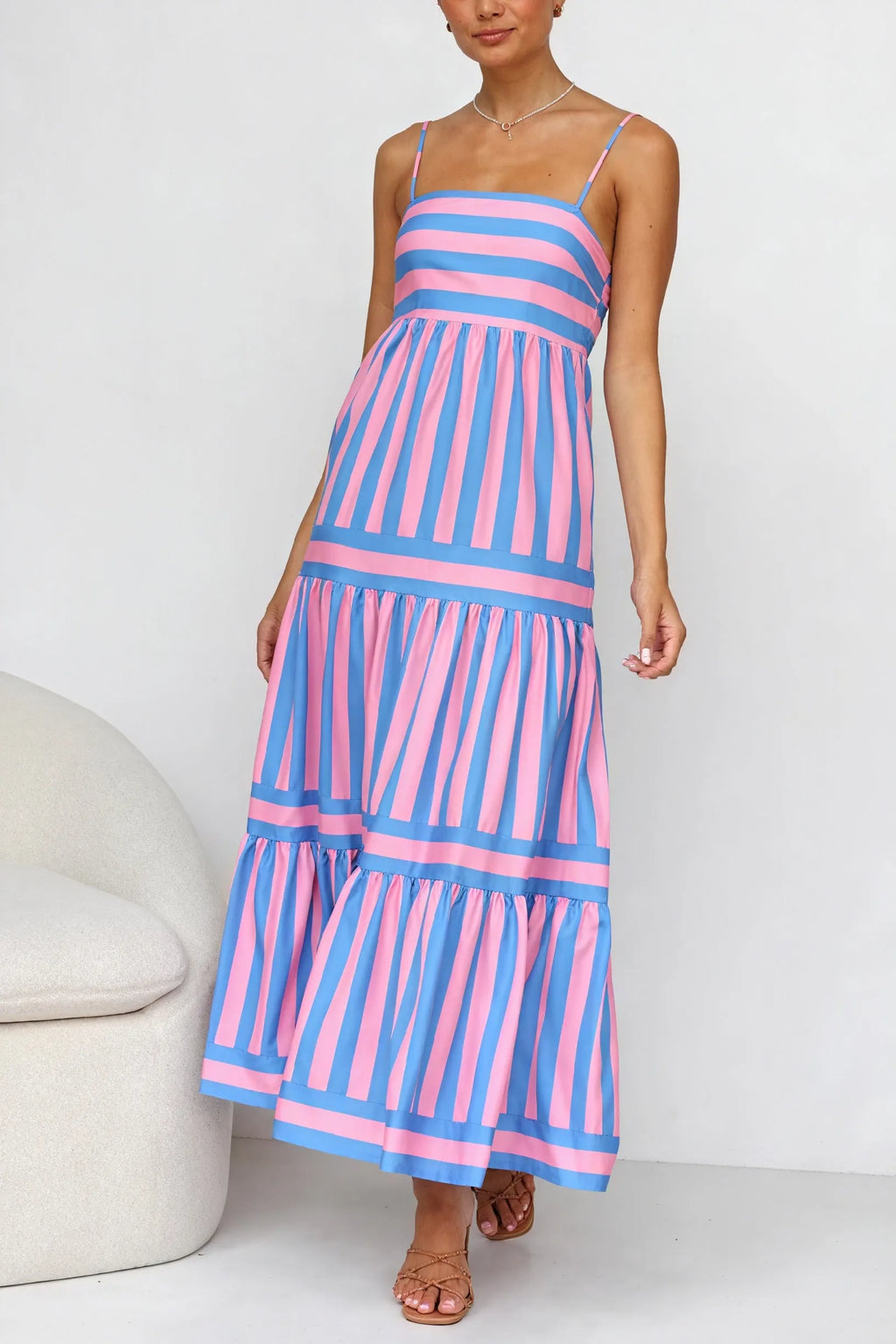 Sommerliches Maxi-Kleid mit Streifenmuster