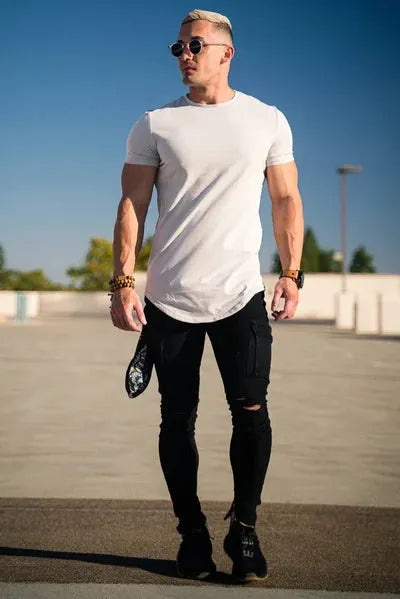 Essential T-Shirt mit tiefem Schnitt