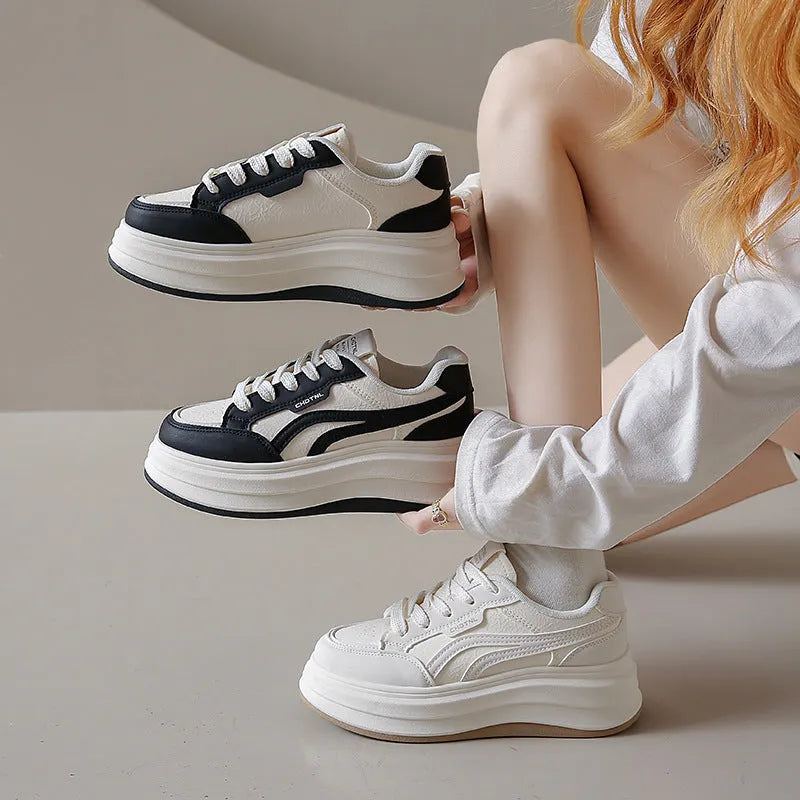 Sneaker mit Plateausohle