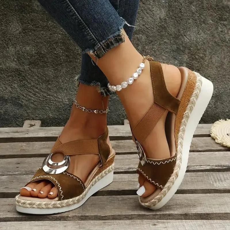 Wedge Sandalen mit gewebter Detail