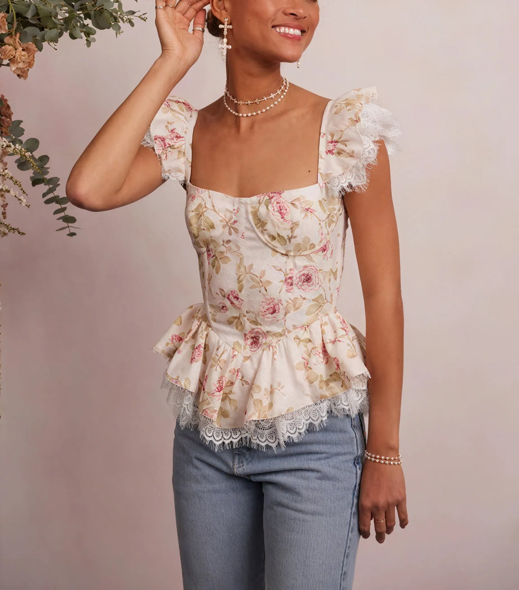 Romantisches Top mit floralem Muster