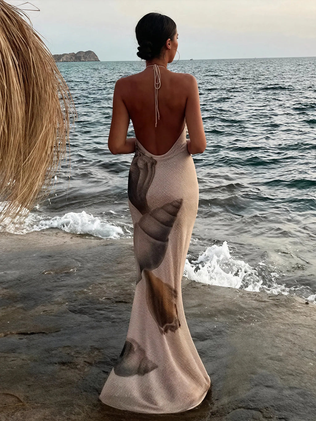 Halterneck Maxikleid – Einzigartiger Print, Strukturiert