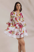 Blumenkleid mit Wickeldesign & Rüschen
