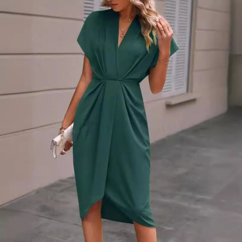 Pleated midi dress with V-neck and short sleeves