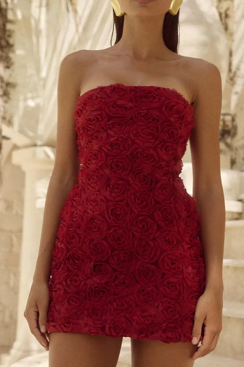 MALY | Strapless Mini Jurk met Rozen – Speels, Vrouwelijk en Zomers Elegant