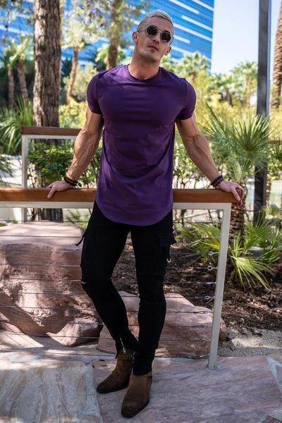 Essential T-Shirt mit tiefem Schnitt
