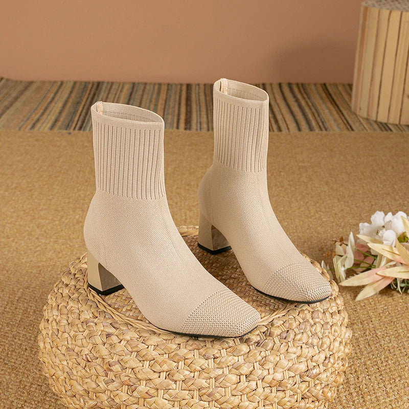 SILKE | Zwarte Enkellaarsjes Voor Dames Met Hak En Comfort+ Zool – Elegant & Ondersteunend