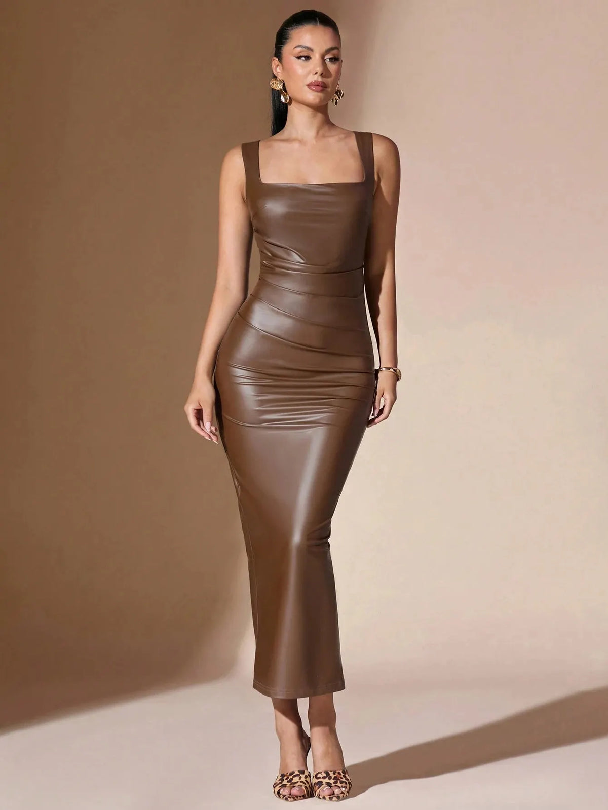 Vestido Midi  em Couro Marrom Teodora