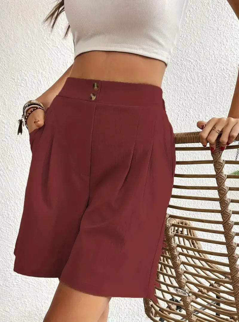 High-Waist Shorts – Bundfalten & Taschen