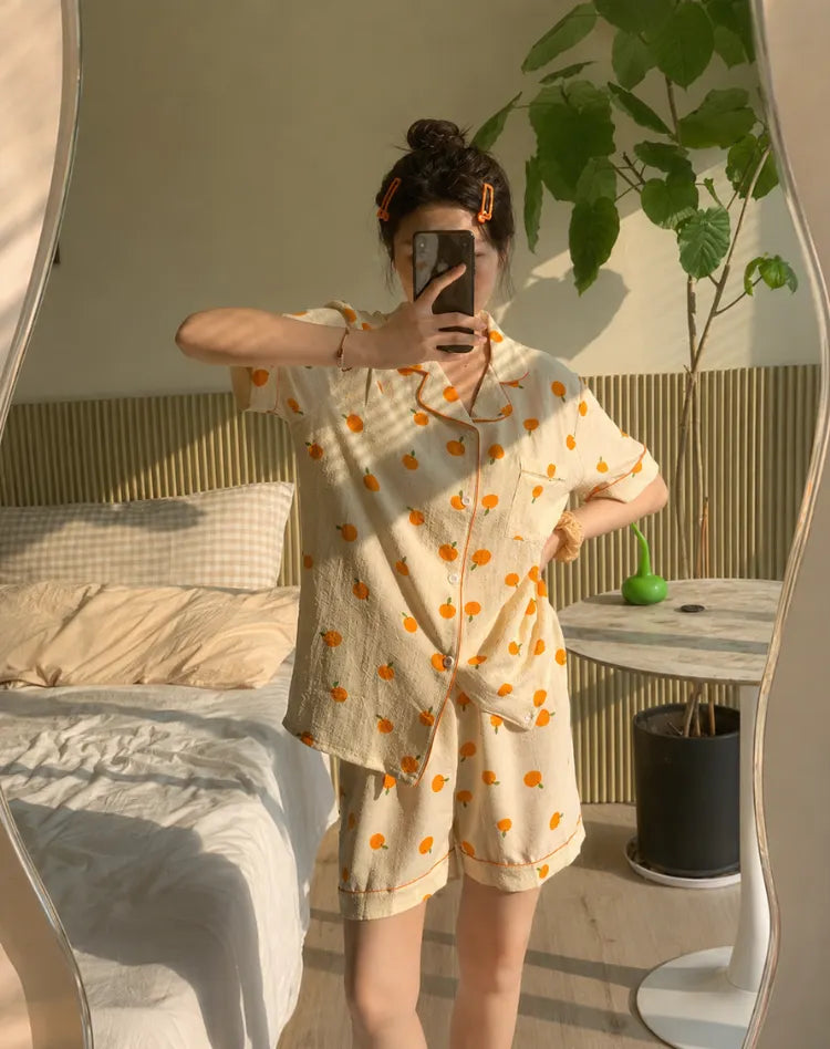 Women's Pajama Set with Flowers and Short Sleeves
