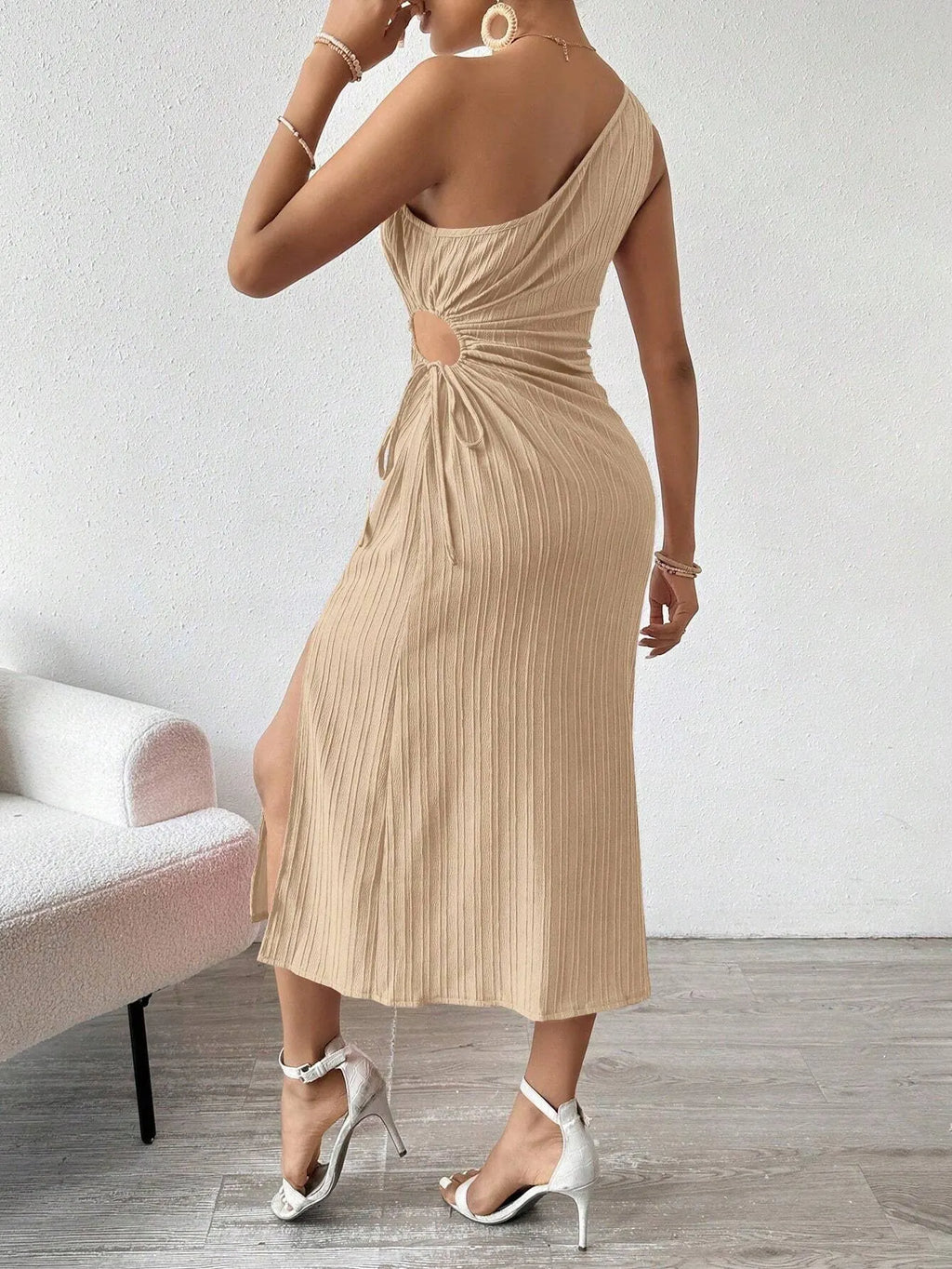 Vestido VerÃ£o De Um Ombro SÃ³ Plissado Bege