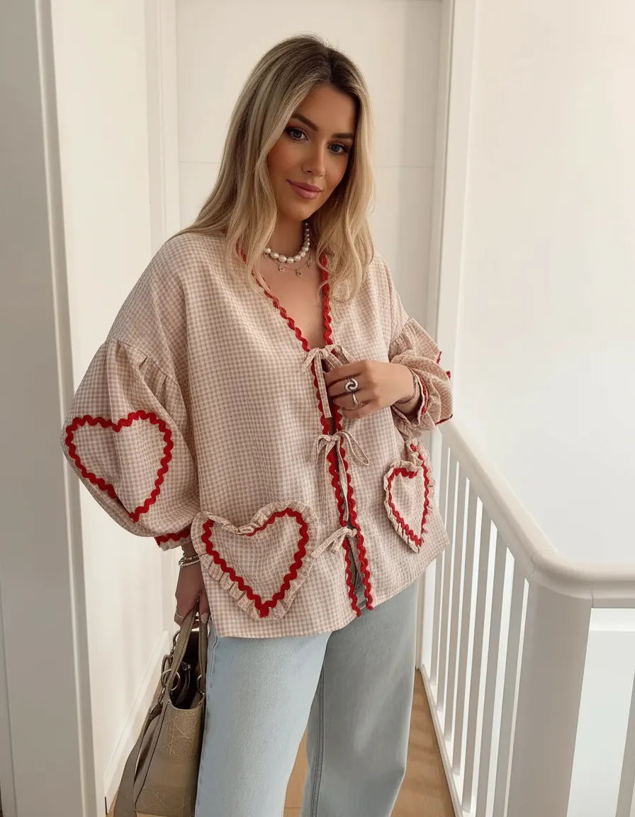 Charme Zeitlose Gingham Bluse mit Herz-Applikationen