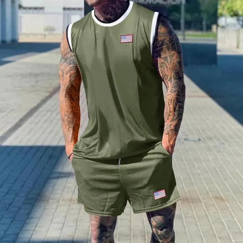 Set von lÃ¤ssigen Sportshorts und Kurzarmshirts fÃ¼r Herren