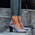 Damen Schuh mit Blockabsatz, breitem Absatz und verstellbarem Riemen