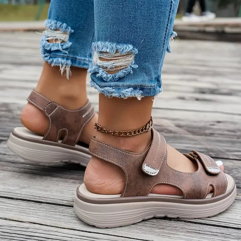Layla - Komfortable Kilklap Sandaler med Ankelrem