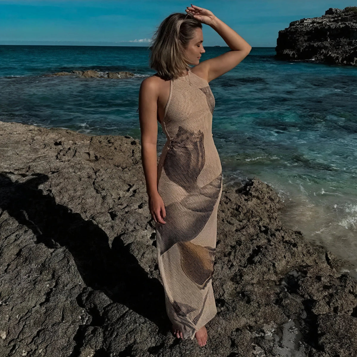 Halterneck Maxikleid – Einzigartiger Print, Strukturiert