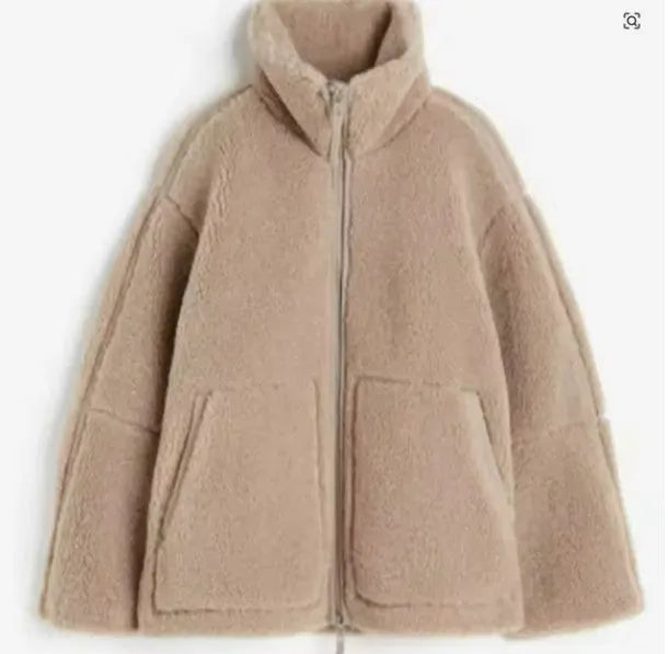 - Lammwolljacke fÃ¼r Damen