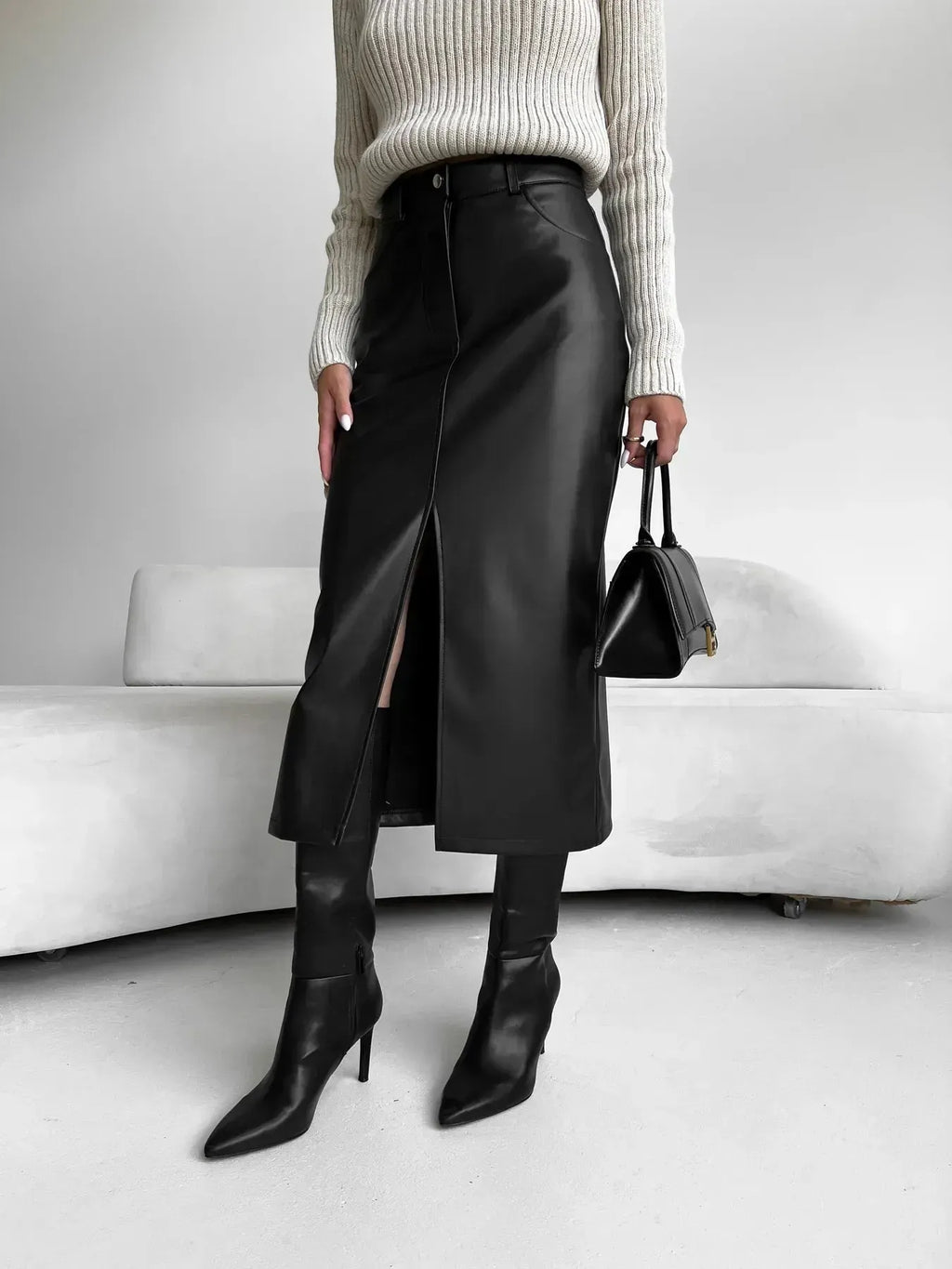 PATRICIA | Zwarte Leren Dames Rok Met Split - Luxe, Stijl & Veelzijdig