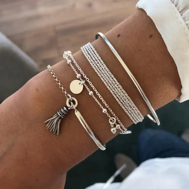 Elegantes geschichtetes Silberarmband-Set für Damen